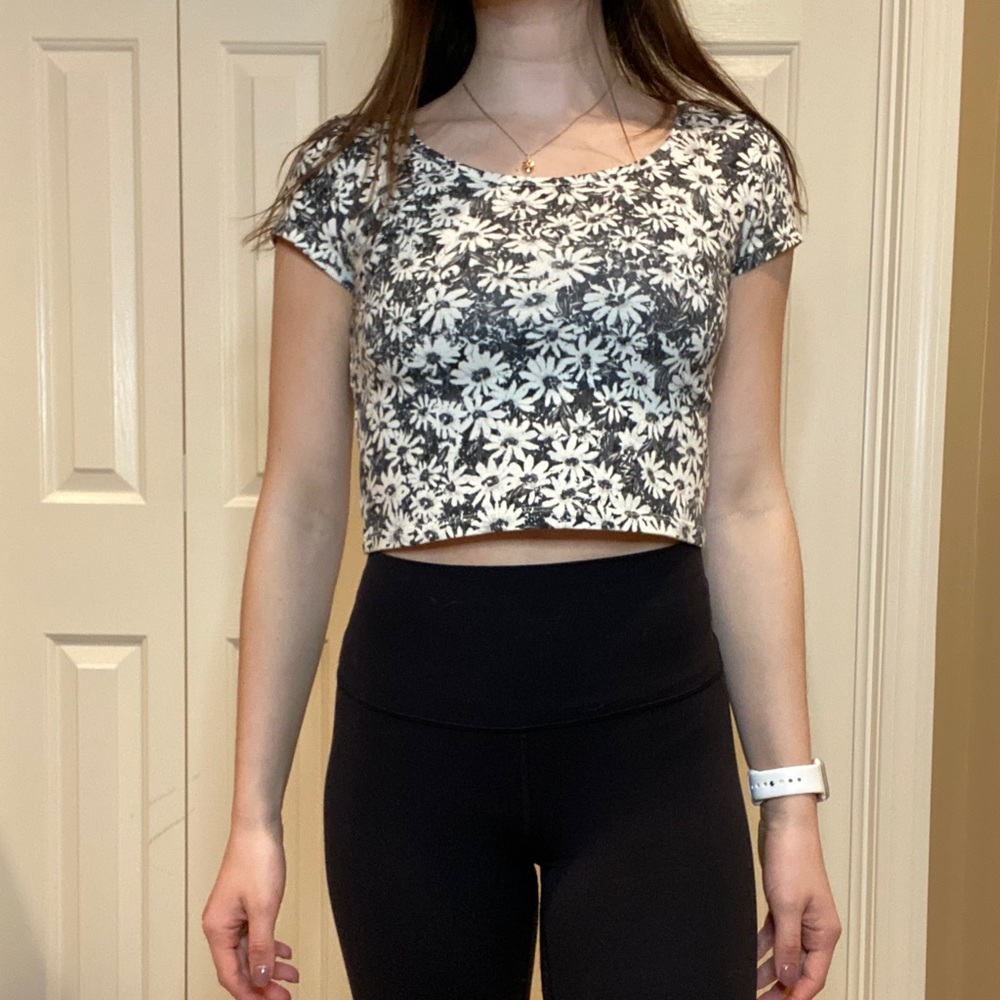 Daisy crop top